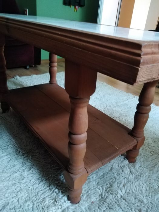 Холна маса с мраморен плот