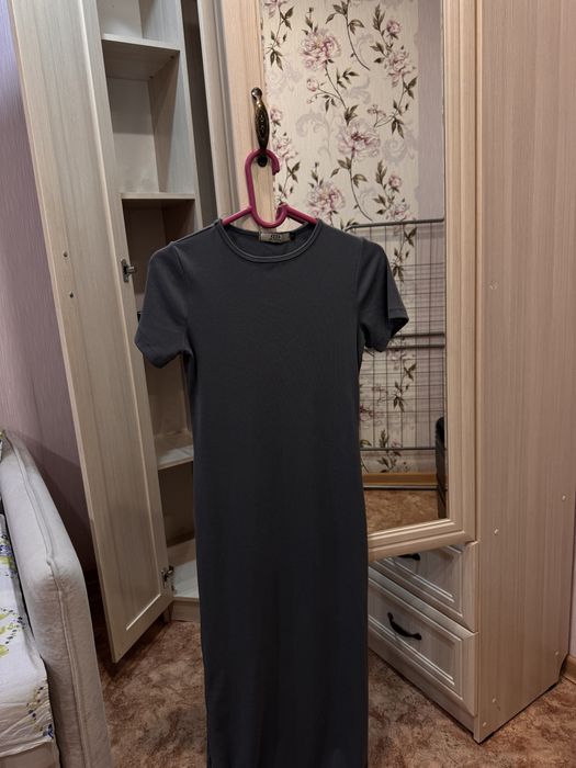 Платья продам срочно