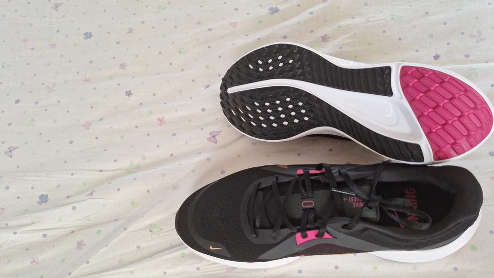 Чисто нови мъжки маратонки Nike QUEST 5