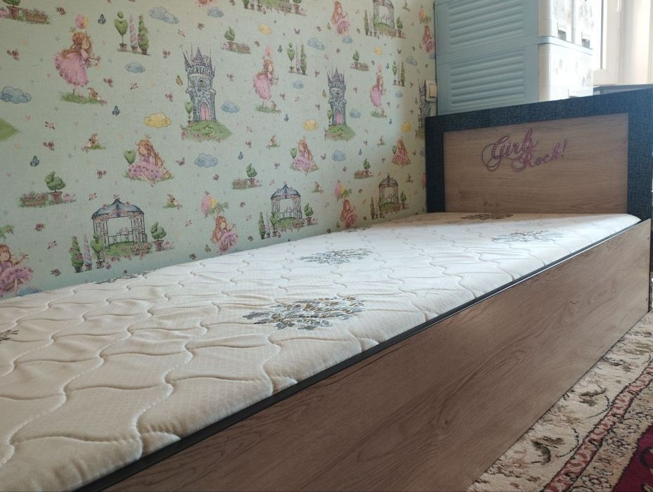 Бир кишилик кроват болалар хонаси учун