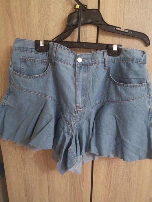 Чисто нови деним панталони, размер XL