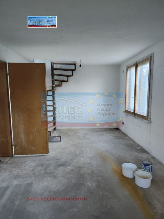Къща в с. Гълъбовци 105 м² и двор 600m²