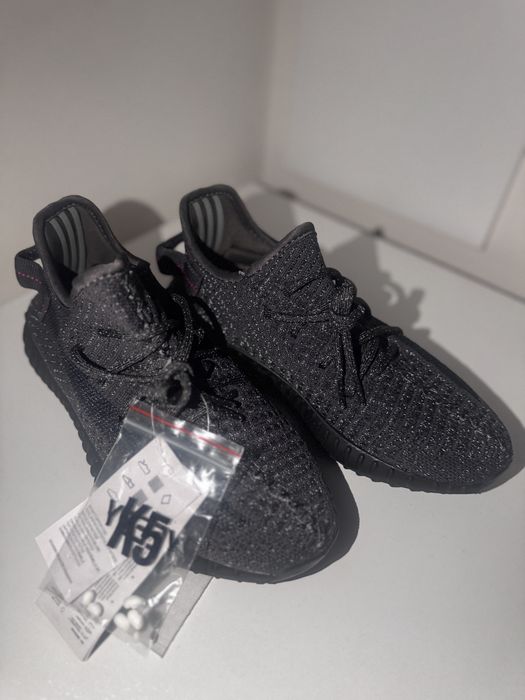 yeezy 350 v2 black reflective