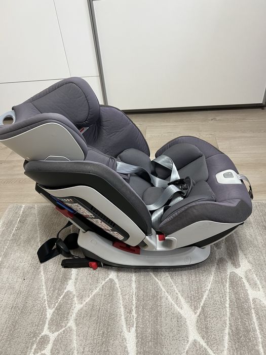 Scaun auto chicco cu isofix de la 0 luni