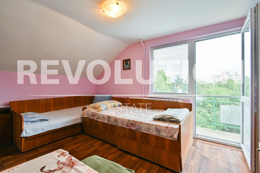 Етаж от къща в ж.к. Горна Баня.