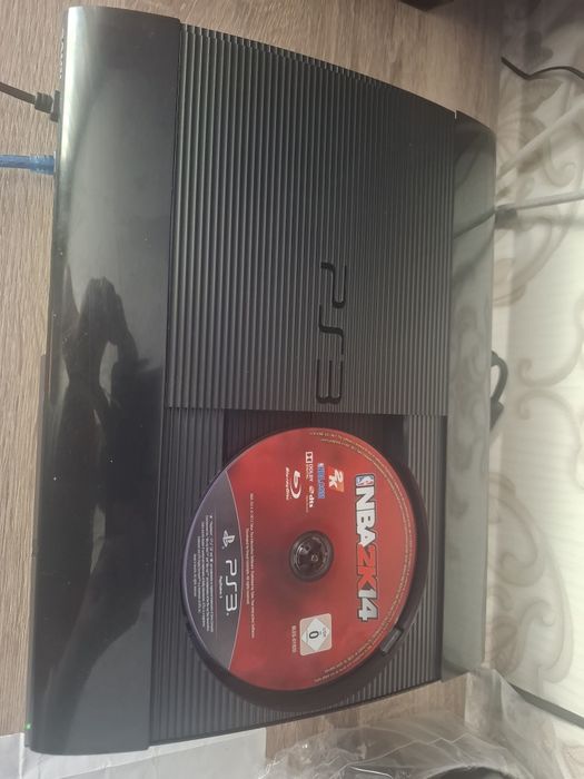 Vând PlayStation 3 slim