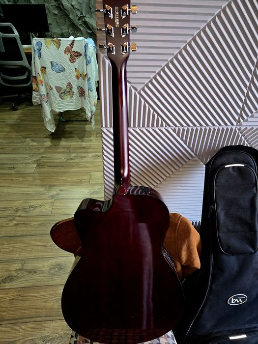 Продам гитару срочно!!!