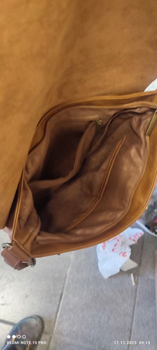 Дамска чанта от еко кожа – кафява, тип crossbody.