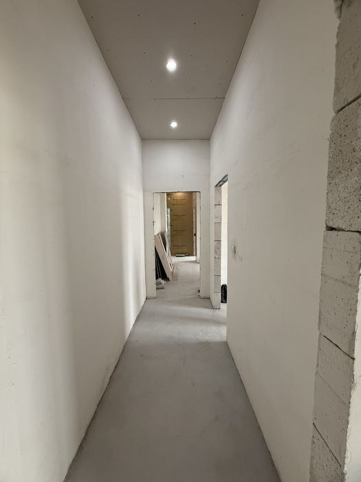3-xonalik xonadon sotiladi 98 kv/metr  ISKANDAR BUILDING