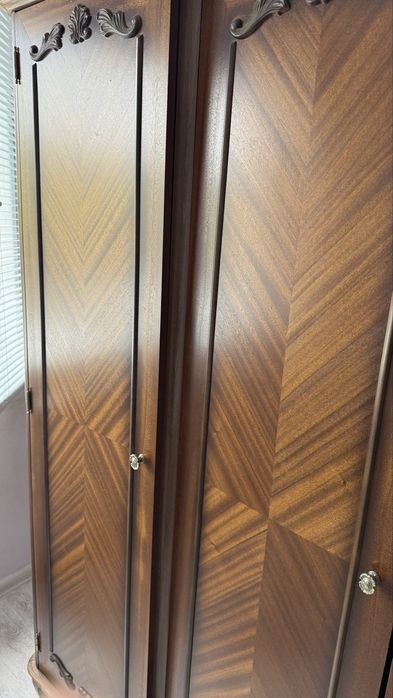 Ретро гардероб - масивна дървесина