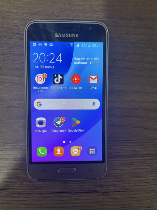 Samsung j1 (2016)