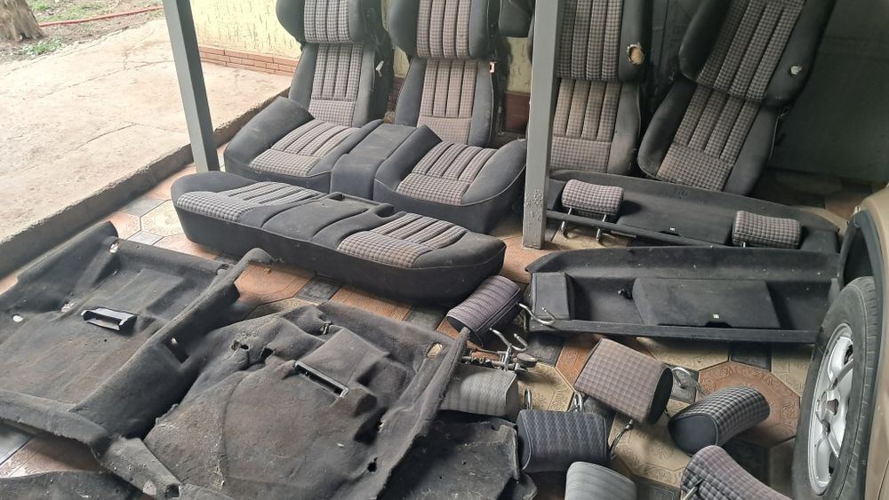 Мерс.124е. Стоики ремня.