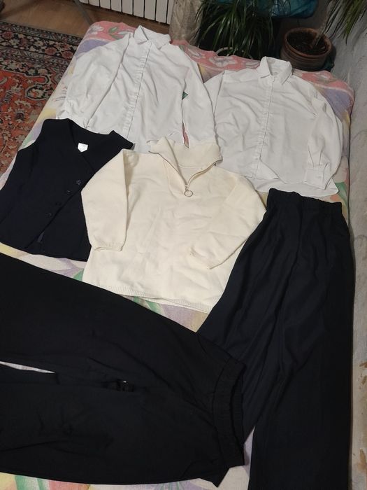 Продам  школьные вещи для девочки