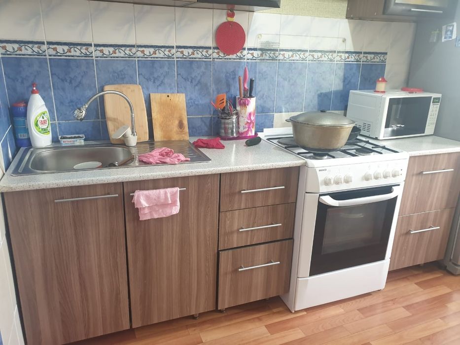 Продам кух.гарнитур и шкаф
