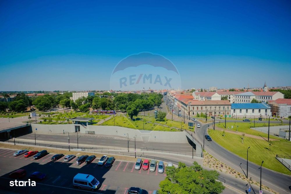 De vânzare apartament cu 3+1camere, priveliște frumoasă, Centrul Civic