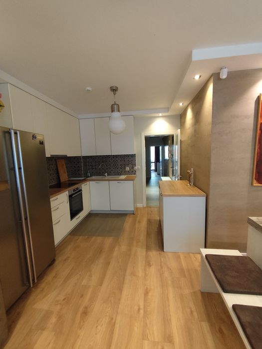 Дава се под наем Тристаен апартамент в Варна, Гръцка махала - 120 кв.м за 1275 € - Снимка #5