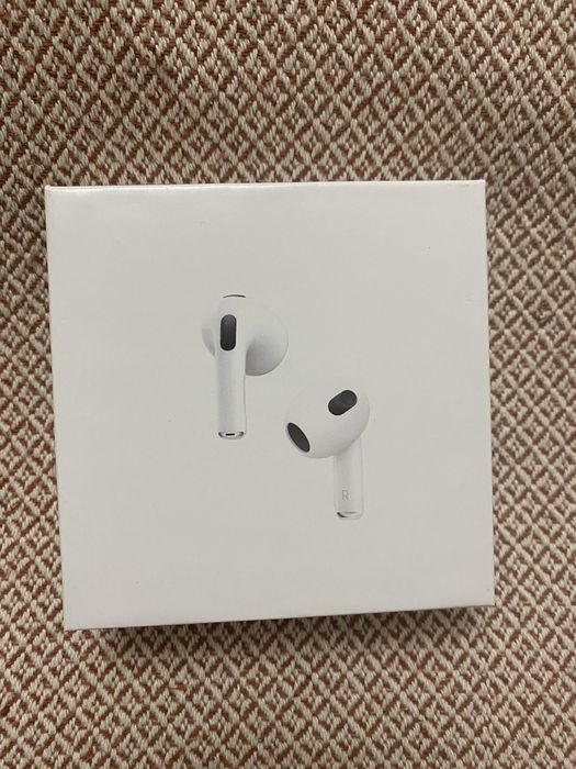 Продам наушники, подходит на IOS и Андроид