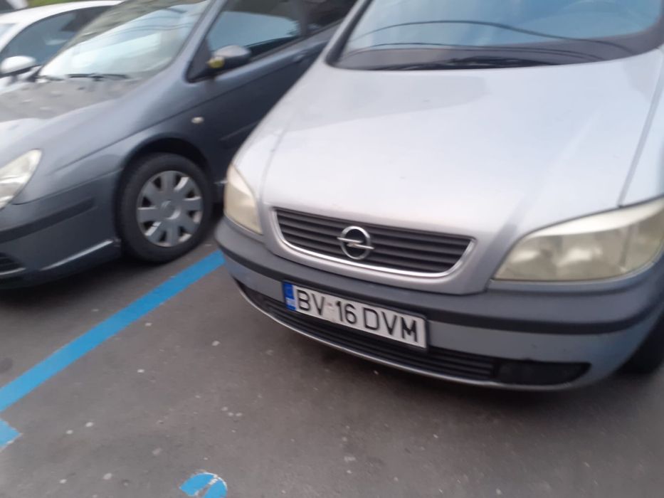 Opel zafira gri