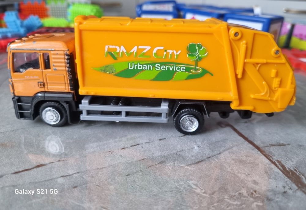 Продаются игрушки