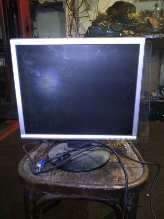 Монитор в рабочем состоянии