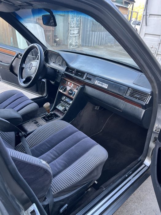 Продам мерс 124 е200