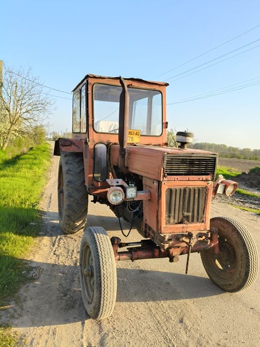 Vând tractor U650