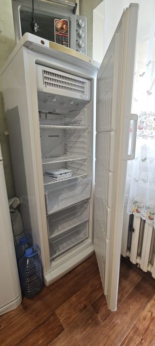 Продам морозильник