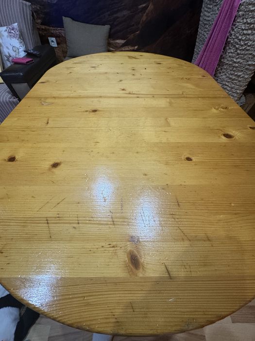 Трапезна дървена маса