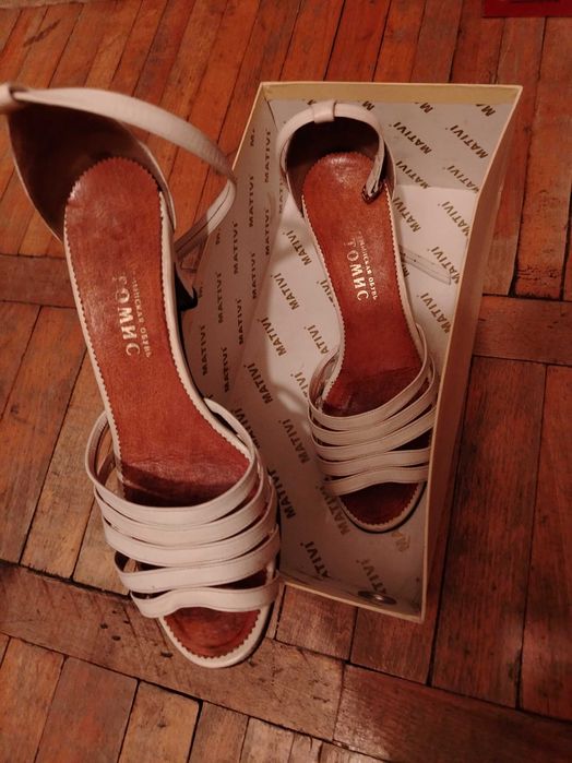 Обувь женская, туфли