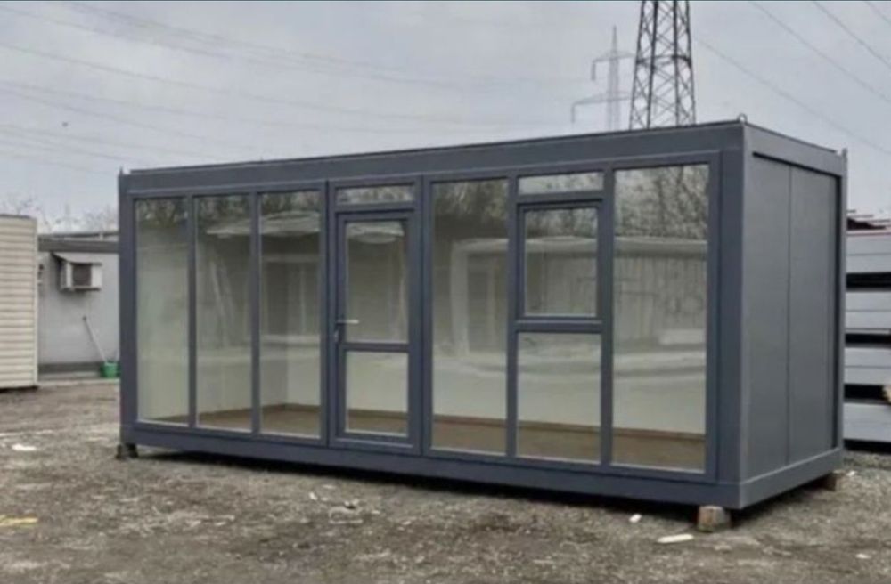 Vând containere la comandă