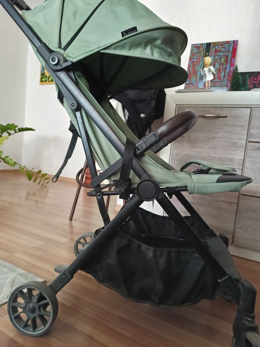 Коляска детская прогулочная