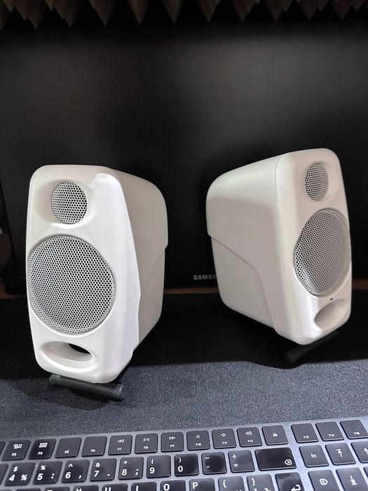 Студийные мониторы IK Multimedia iLoud Micro Monitor White Edition