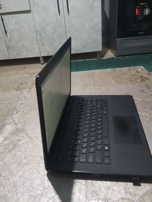 HP noutbuk ishlashi yaxshi holatda