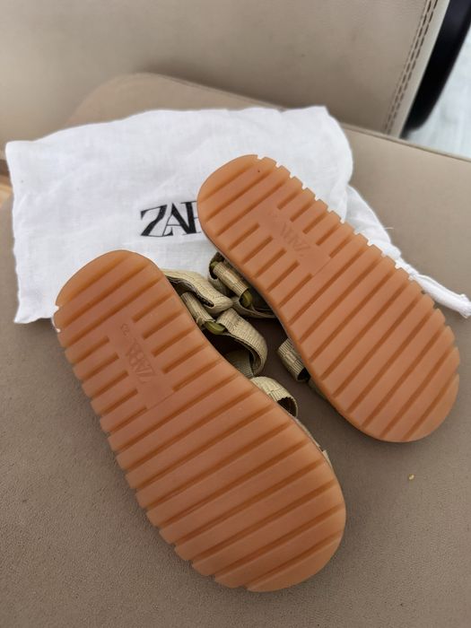 Нови сандали Zara