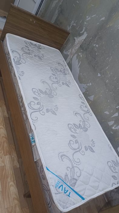 Отдам кровать 1.5