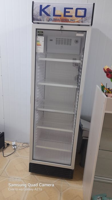 Витринный холодильник