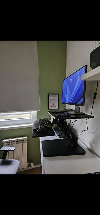 Регулируема стойка за монитор и клавиатура MacLean