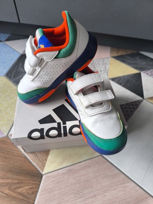 Детски маратонки Adidas номер 27