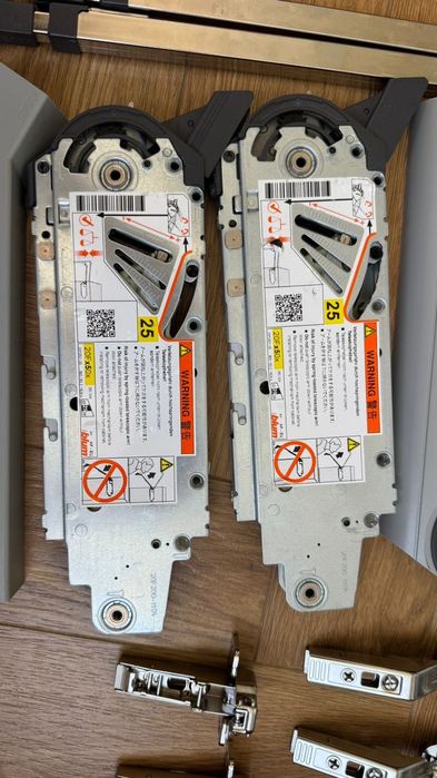 Подъемный механизм Blum