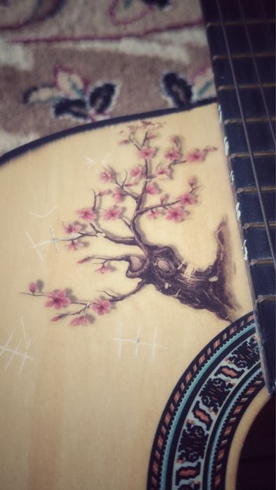 Гитара акустическая срочна