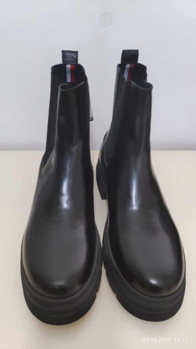 Ботинки от Tommi Hilfiger.