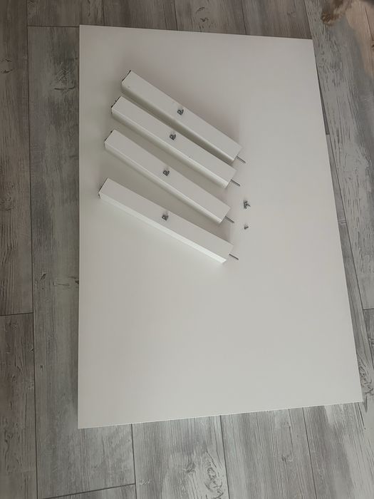 Бяла холна маса Икеа