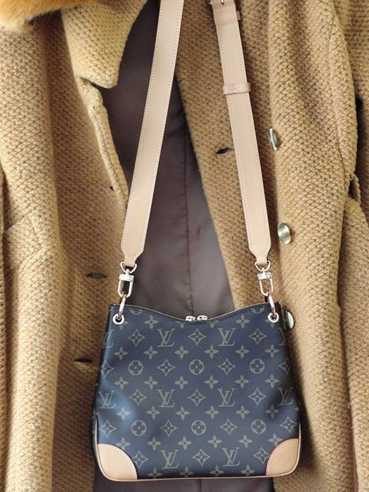 Louis Vuitton Дамска стилна и функционална Чанта Монограм