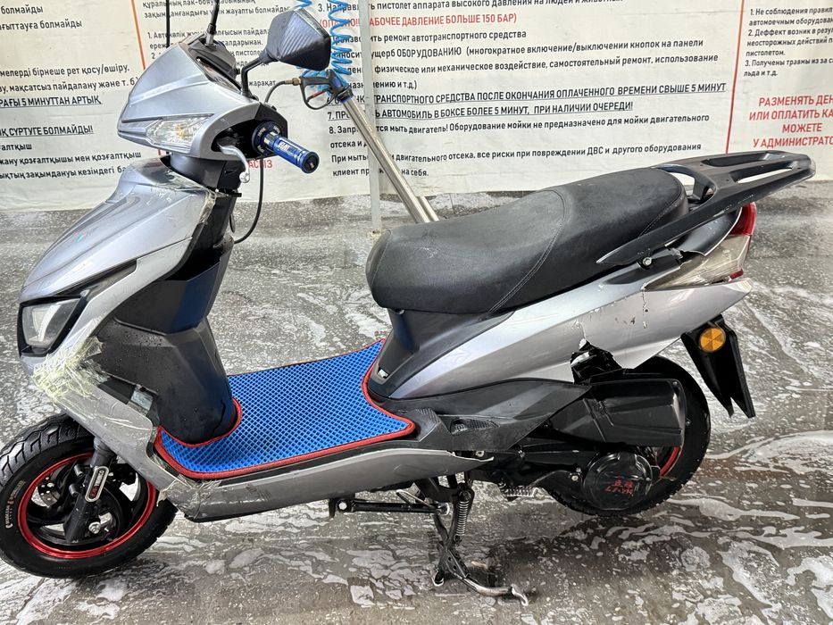 Продам скутер М8