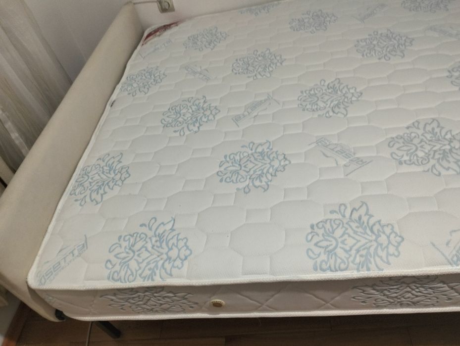 Кровать двуспальная