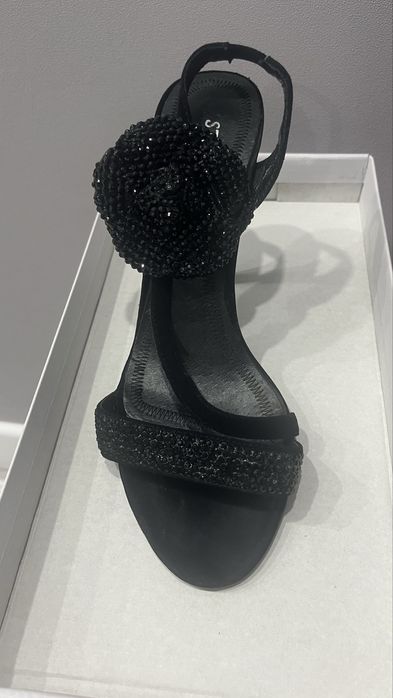 Босаножки черная замша