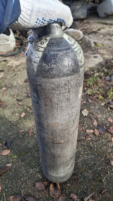 Бутилка за газ аргон, телоподаващо