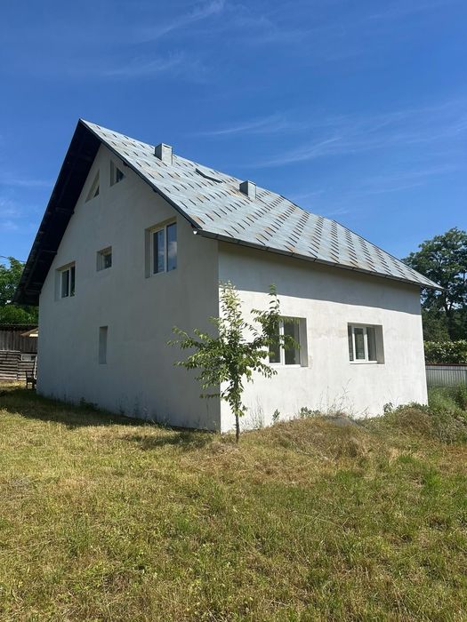 Casă P+M cu 2.400 mp teren intravilan, două deschideri la stradă – Tătăruși, Iași