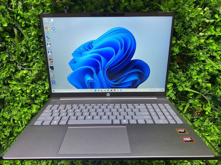 HP Pavilion Ryzen 7-8840U DDR5 6400Мгц 8/512 SSD holati ideal