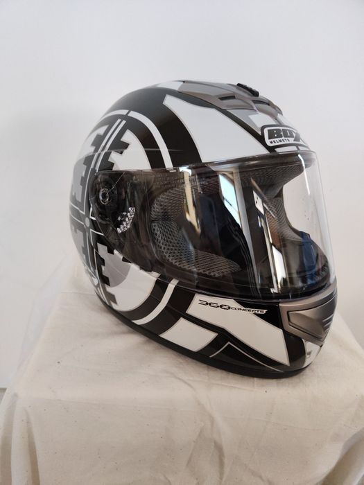 Каска за мотор BOX размер M